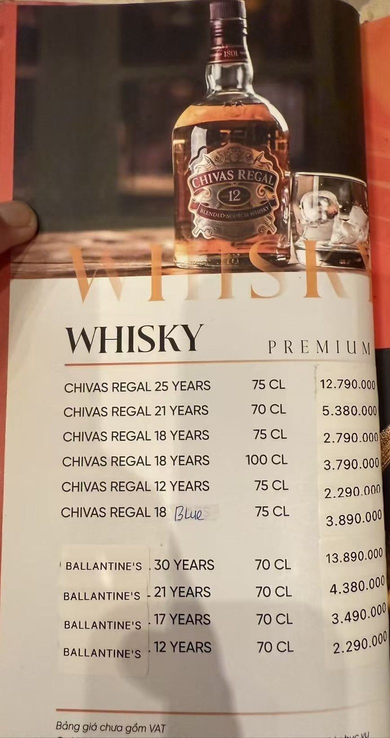 BOSS KTV 菜单 · 芝华士与百龄坛威士忌价目