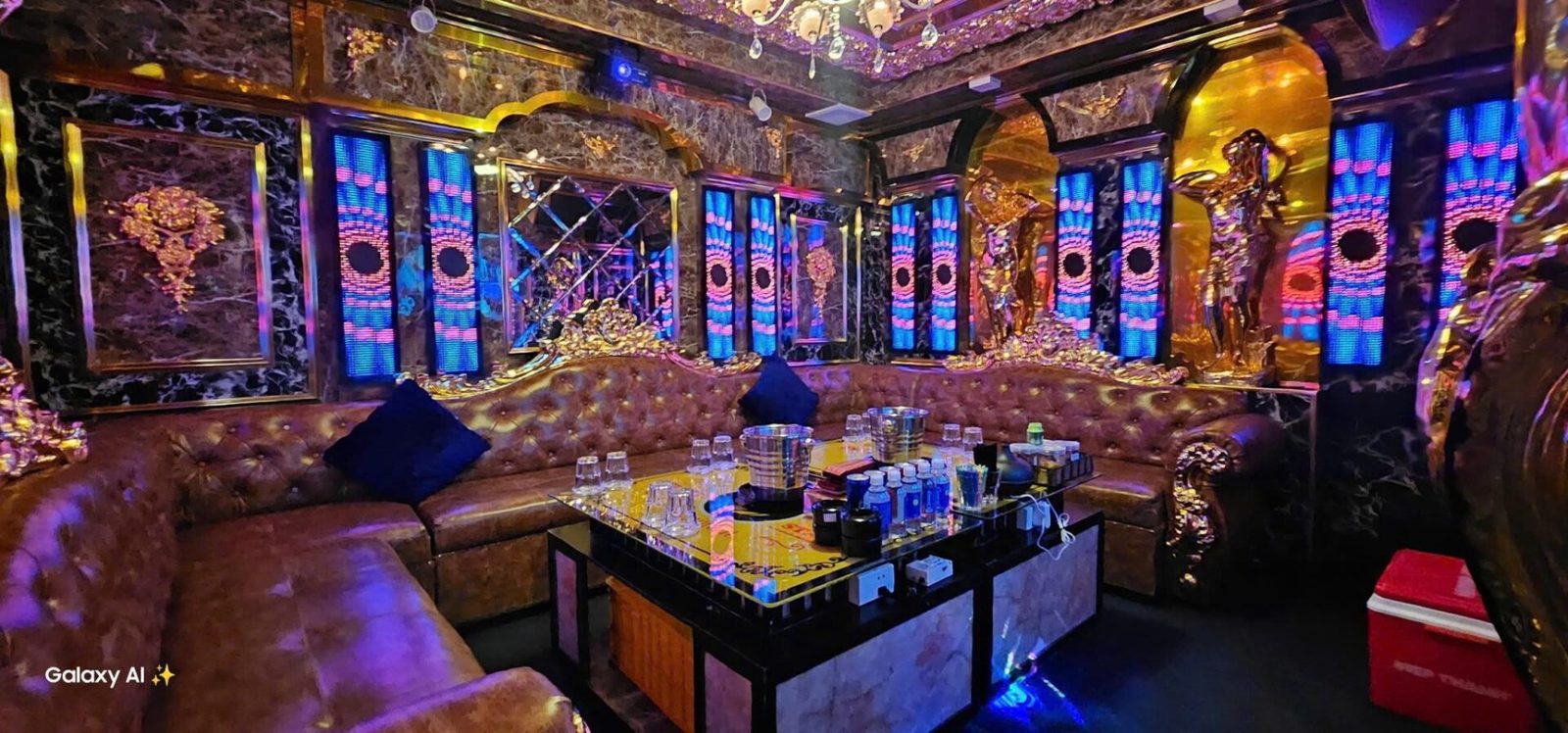 G9 KTV 胡志明第一郡 金色巴洛克大包厢全景
